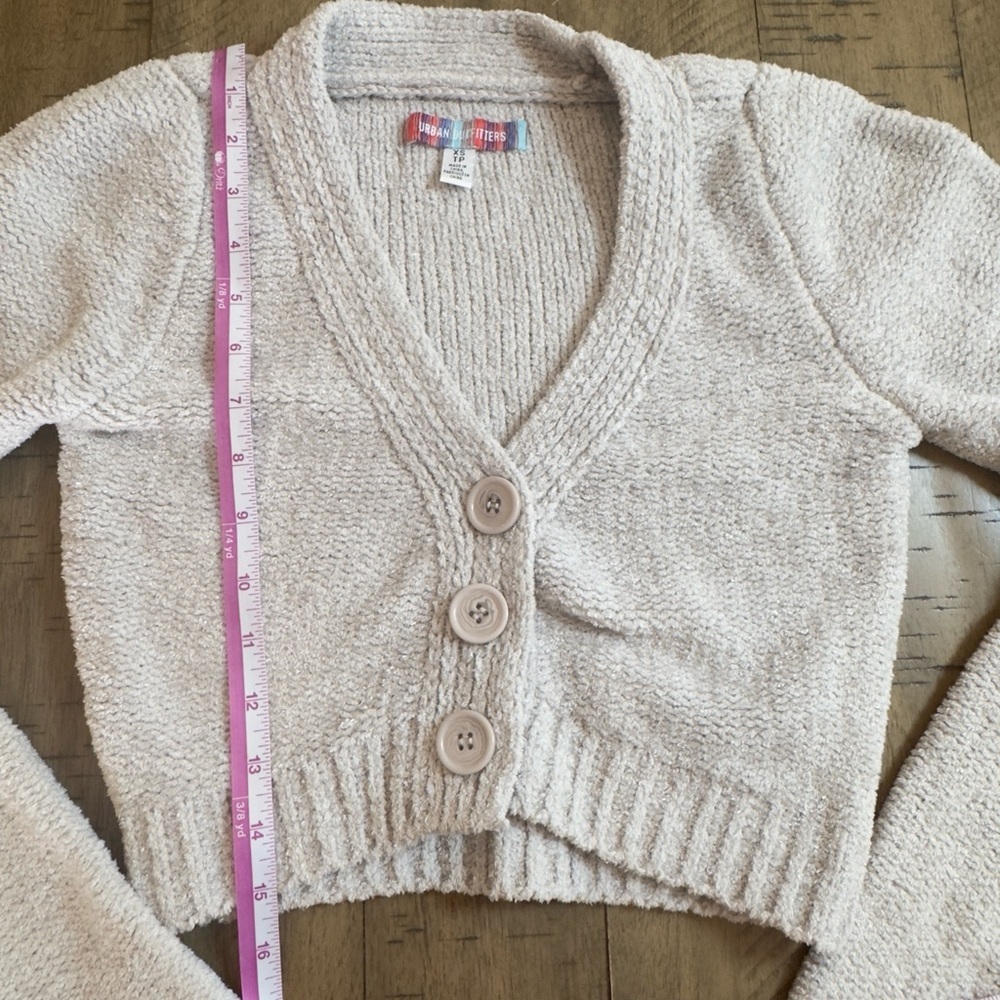 Urban Outfitters Cream Button-Up Cardigan - Picture 4 of 9